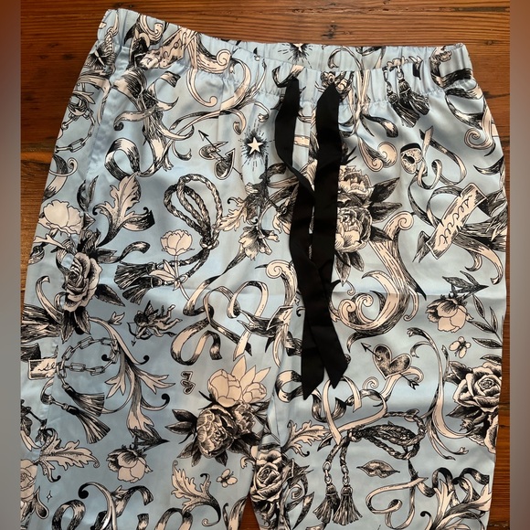 Victoria’s Secret Satin PJ Set - Picture 5 of 10